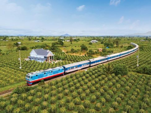 Tour Tàu Hỏa | Nha Trang | Vinwonders | Biển Dốc Lết